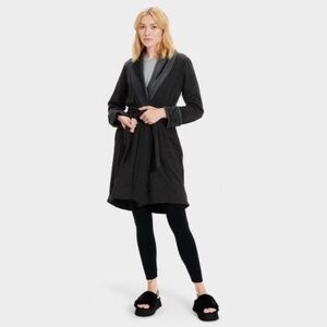UGG Australia Blanche Short Robe Size Medium Black Belted Plush Robe